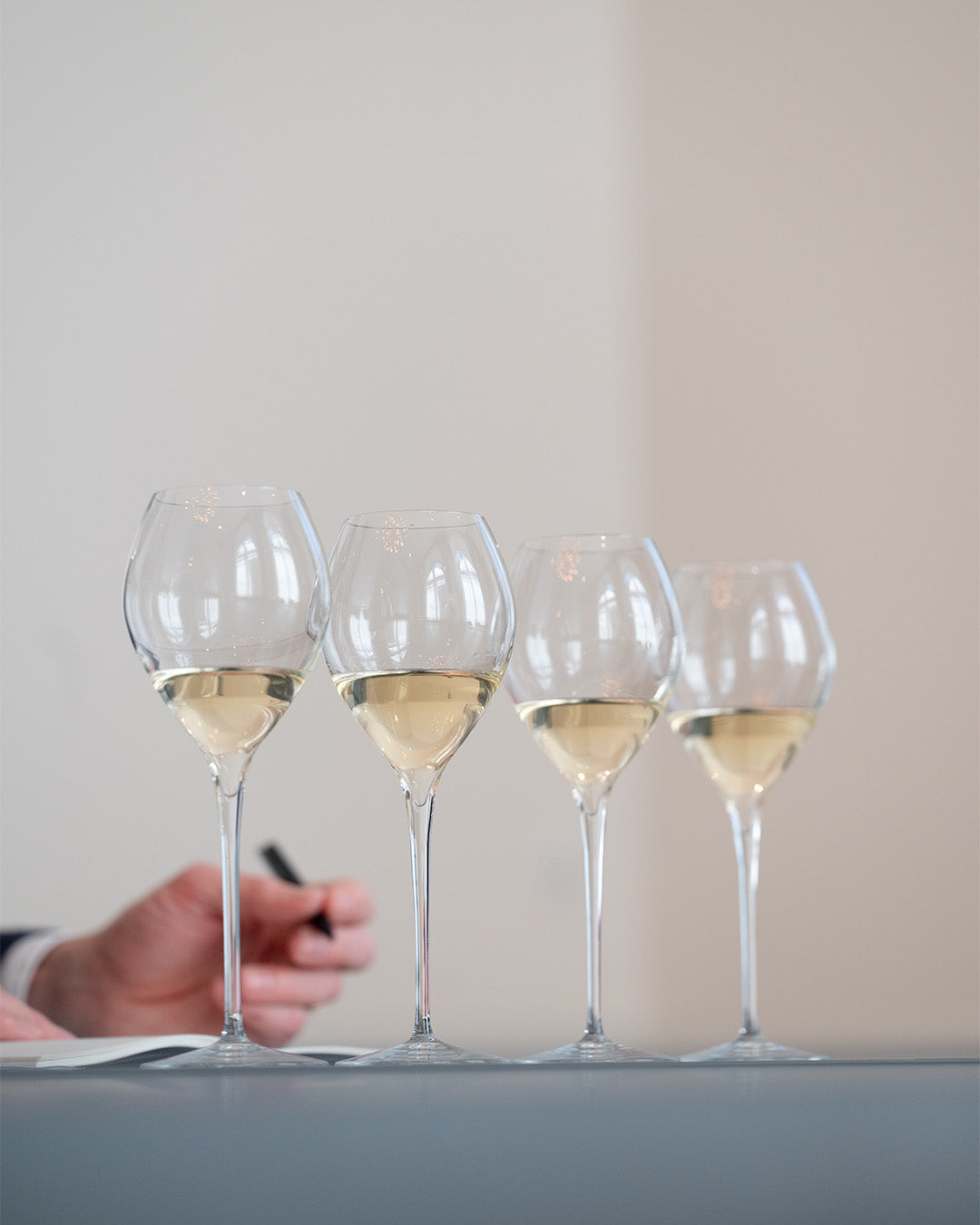 travail d'assemblage du champagne